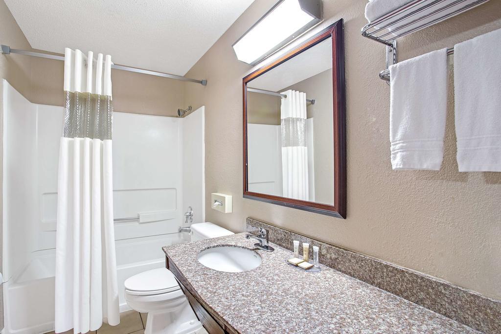 Ramada By Wyndham Murfreesboro Dış mekan fotoğraf